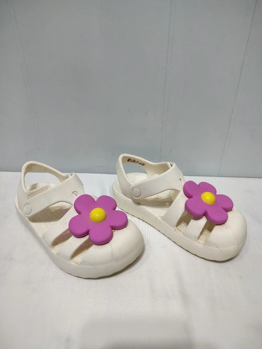 Crocs Flower Fisherman Sandal Pink White Size Toddler 10 C10